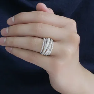 Bague Gothique Entrelacée